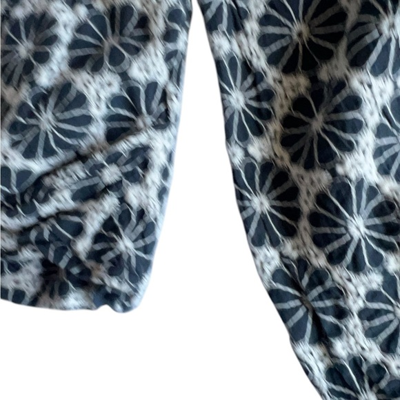 Bardot Broderie Off-Shoulder Top – Size Medium – Sexy & Stylish! - Picture 8 of 11